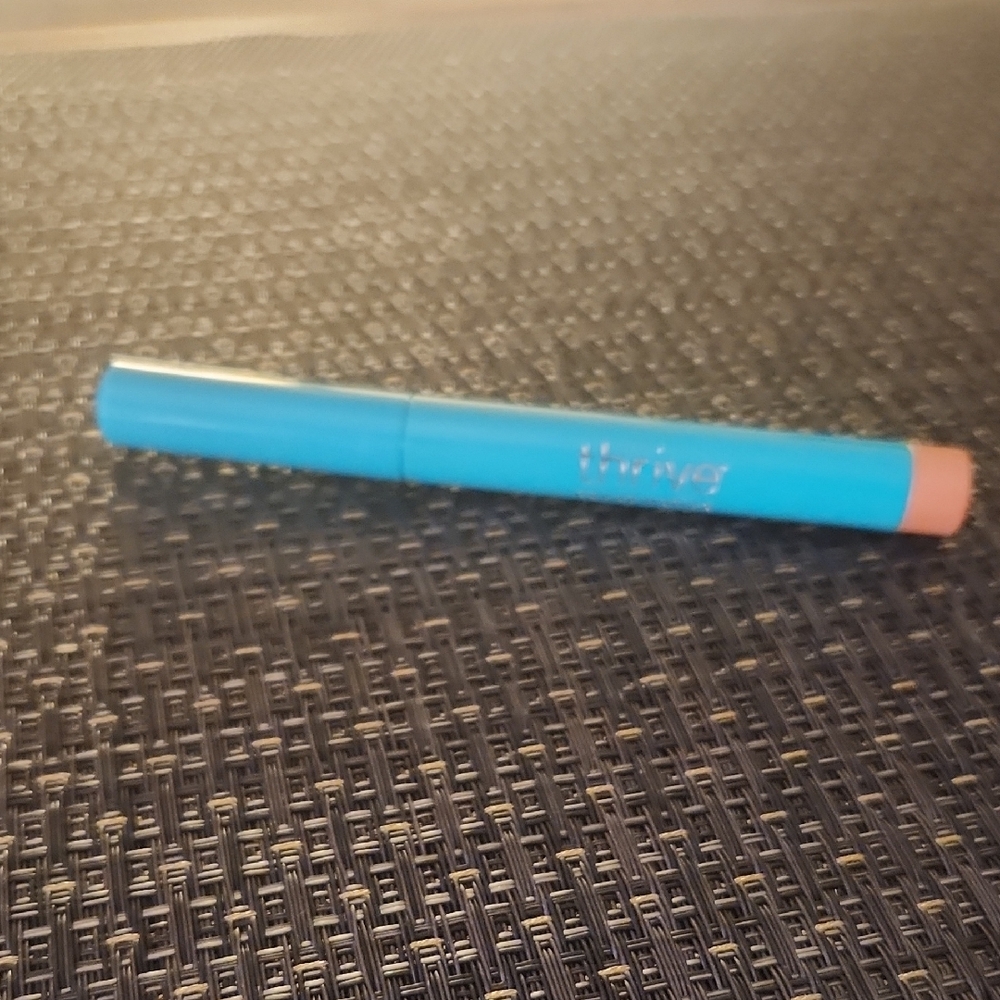 Thrive Eye Shadow Crayon AURORA